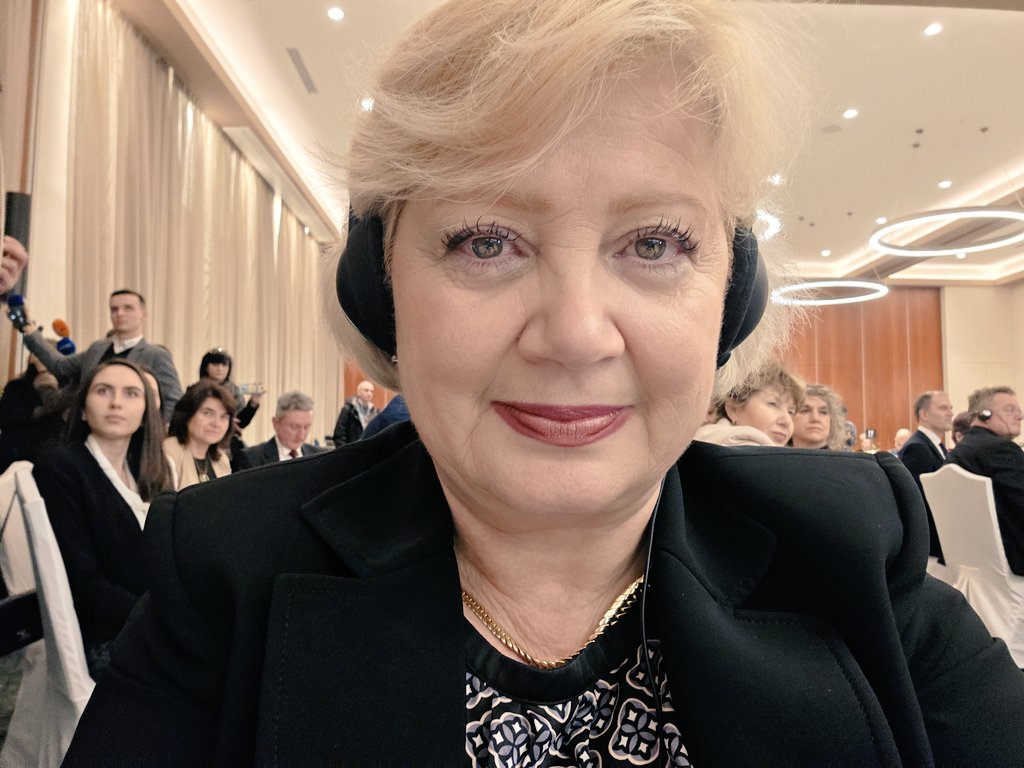 Brandusa Predescu tweet media