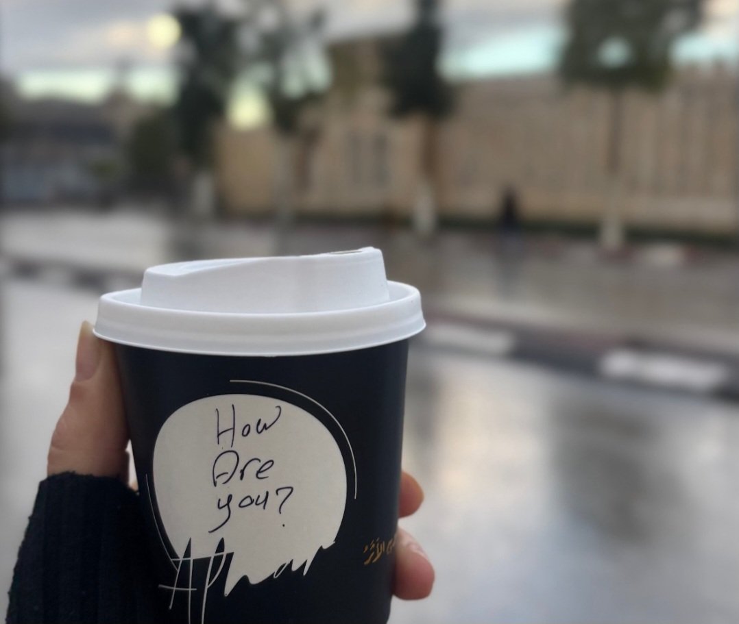 لستُ بخير..
مو بسبب حزني ولكن إستوعبت إن حياتي عبارة عن مقاومة..
أُقاوم الظروف والفقد التعب والبشر المشاعر والخوف.
في كل وقت مجبورة أحارب وأصبر  لأن ما فيه خيار تاني..
أسأل الله سلامة القلب لي ولكم..🩶