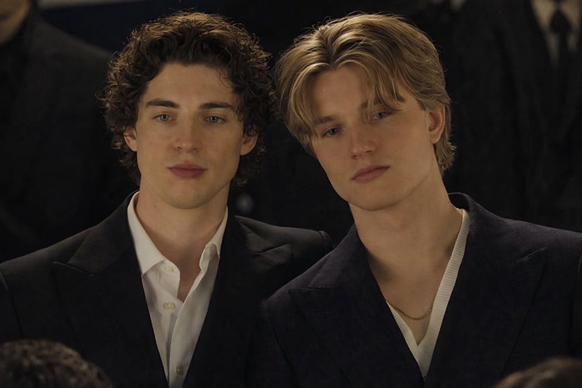 CooksonJoh88941's tweet photo. In #heatedrivalry we got gay Hockey players but what if now on #FindingHerEdge we get #Freyden who are two Ice Skating enemies that becomes lover's that go head to head with Adriana who has used and manipulated both of them to gain her success. https://t.co/cUUbG29qP4