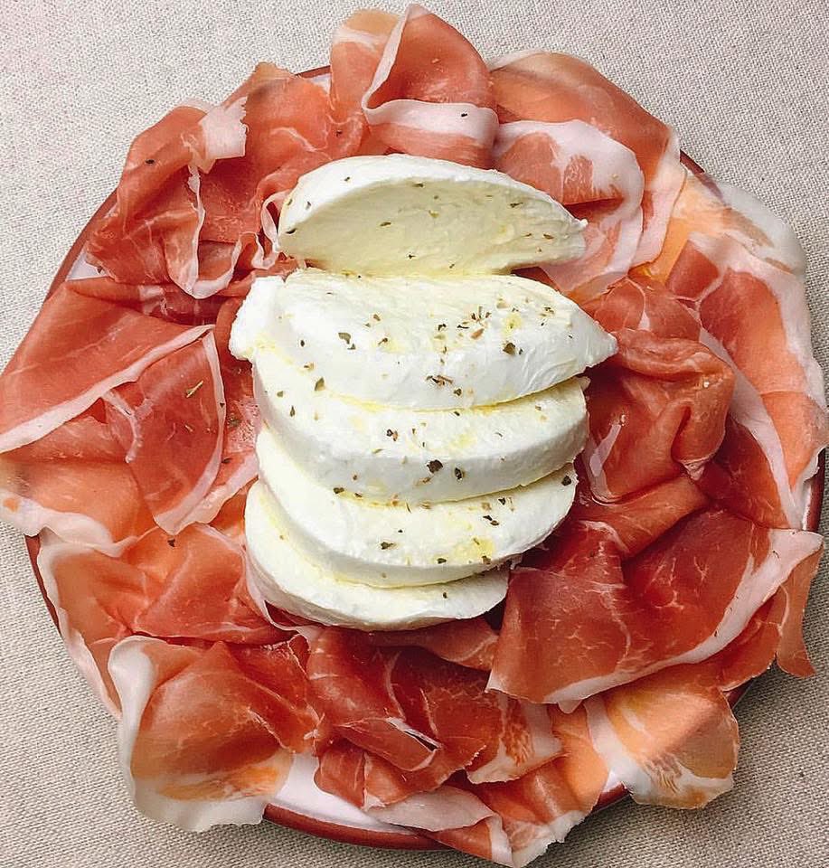 Growing Up Italian tweet media