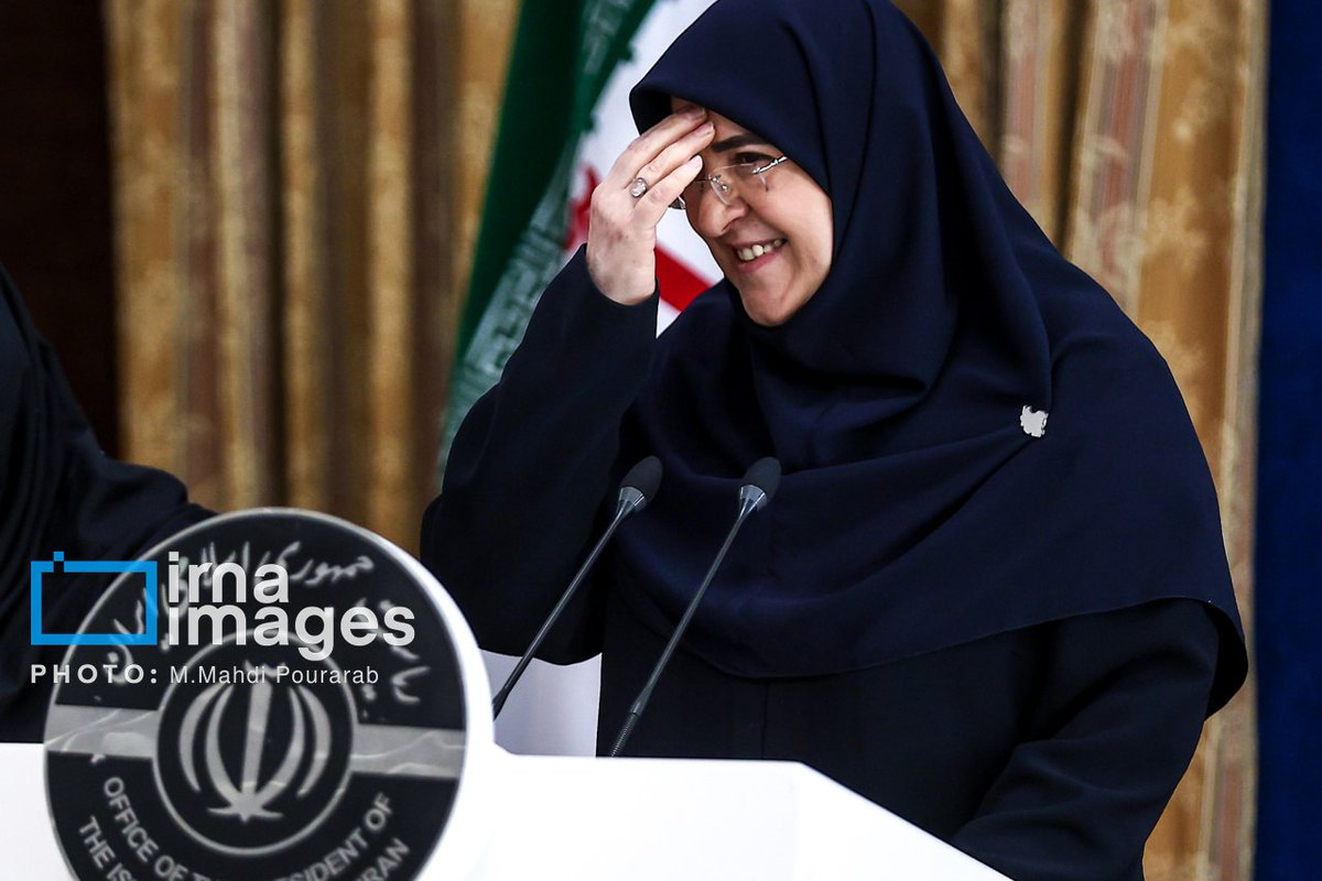 SanaMoeinni's tweet image. در چهره این عفریته که قرار بود اجازه نده مهرشاد دیگه ای روی خاک بی افته, ذره ای غم و شرمساری و اندوه وجود نداره