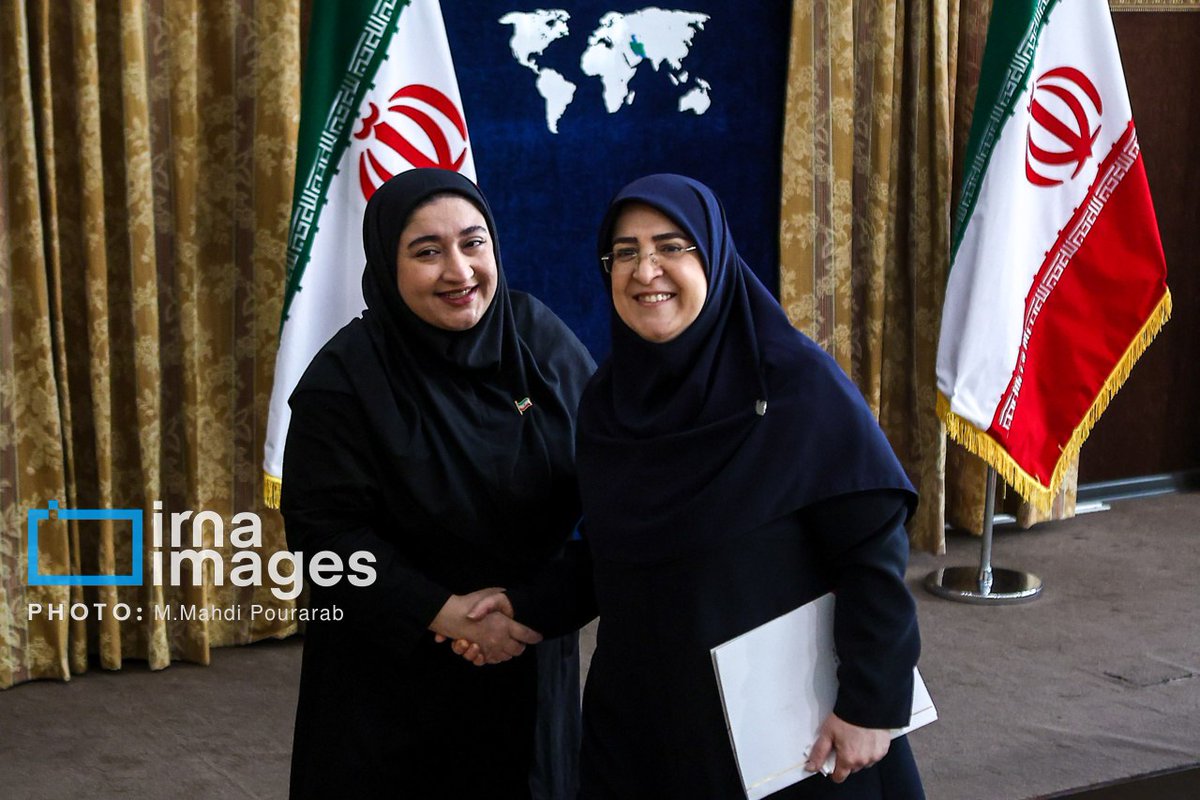 SanaMoeinni's tweet image. در چهره این عفریته که قرار بود اجازه نده مهرشاد دیگه ای روی خاک بی افته, ذره ای غم و شرمساری و اندوه وجود نداره