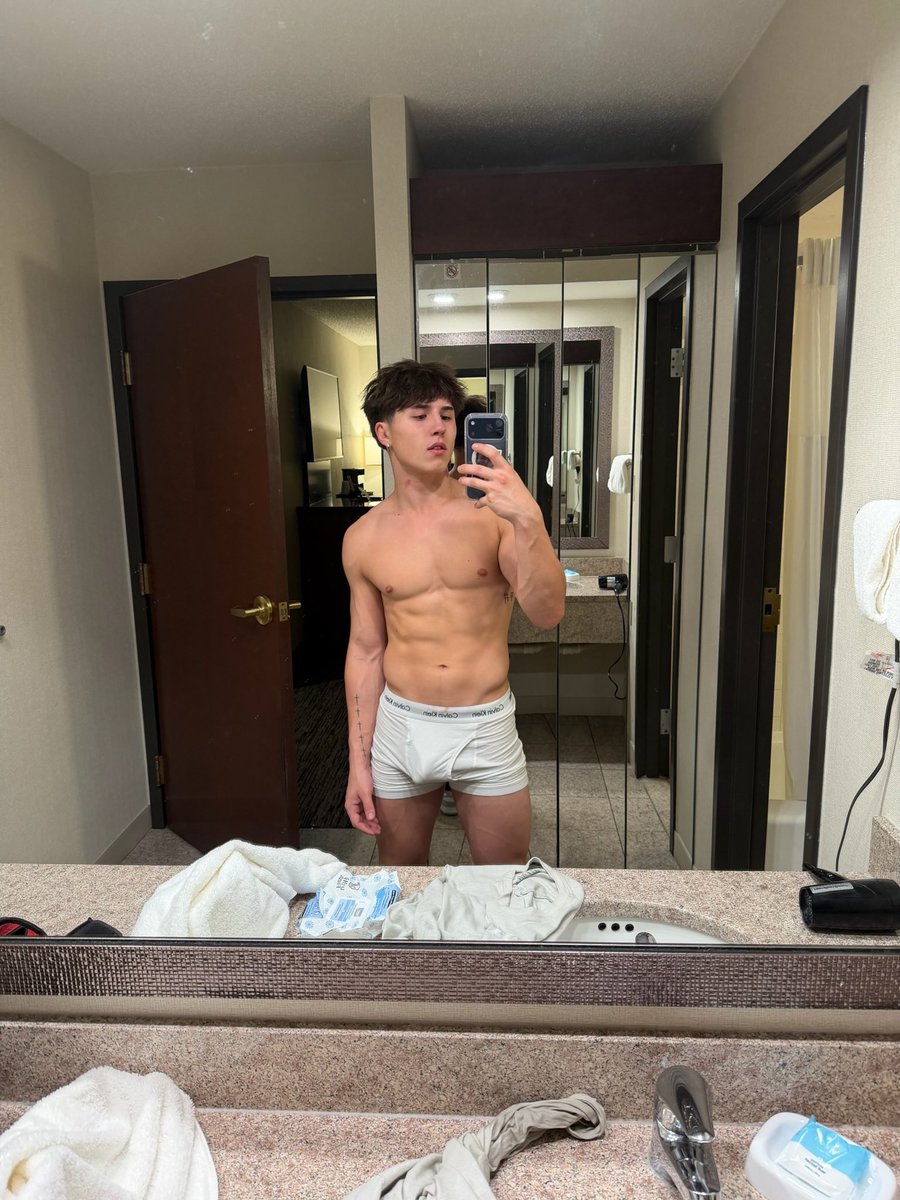 Leo Blaze tweet media