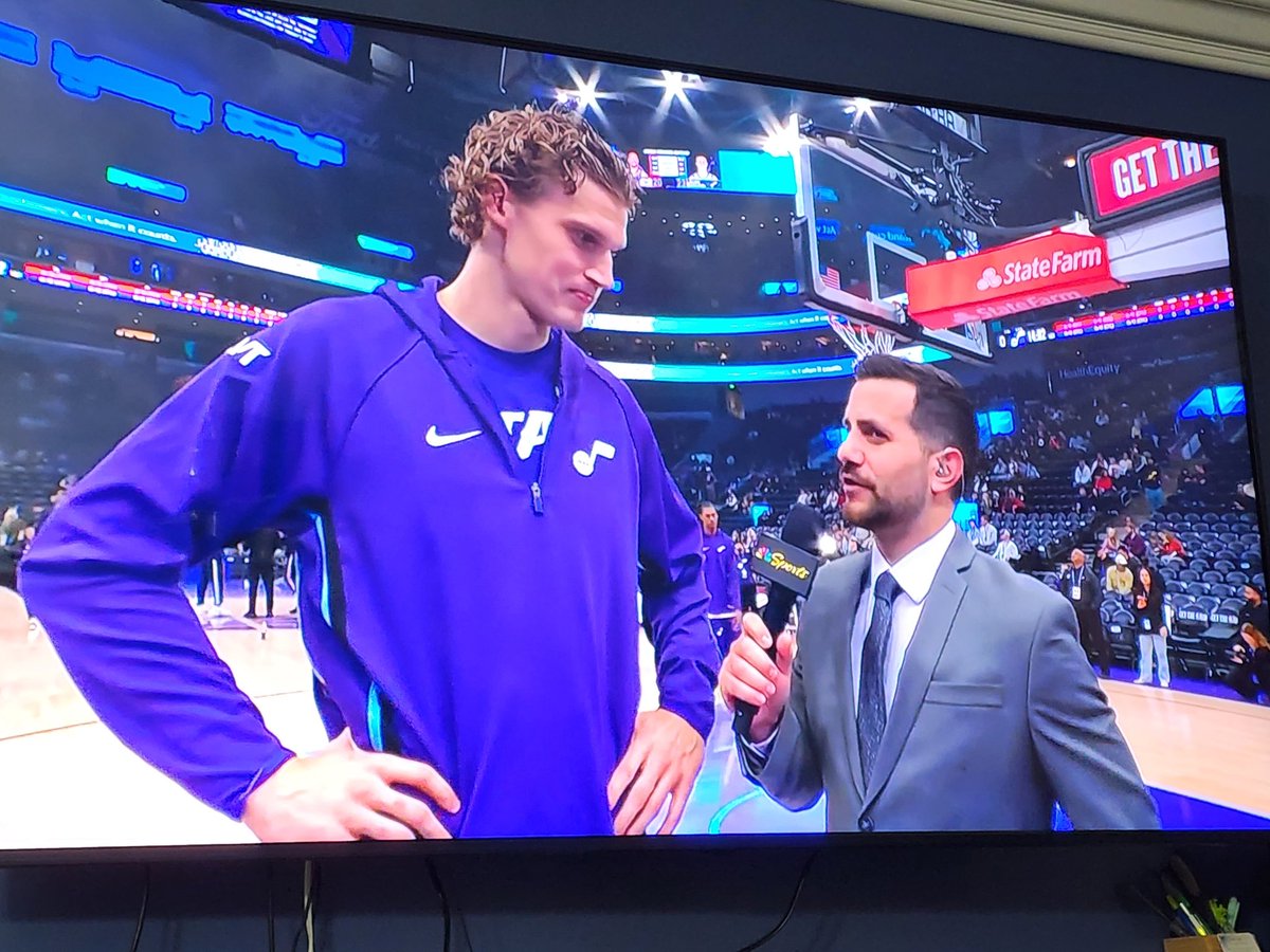 mexicaninoc's tweet photo. Come on @nbc @NBCSports @peacock @LAClippers no one really watches the clippers. And when you host the game there is no audio during your pre game player interview. Smh. Get it together ... Jeez https://t.co/3HaQ9Xyp4v
