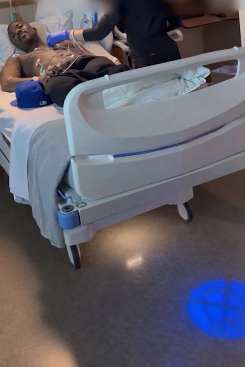 _Mulaamamii's tweet image. Praying for Ray J, say he only has until Feb to live.🙏🏽💔😢