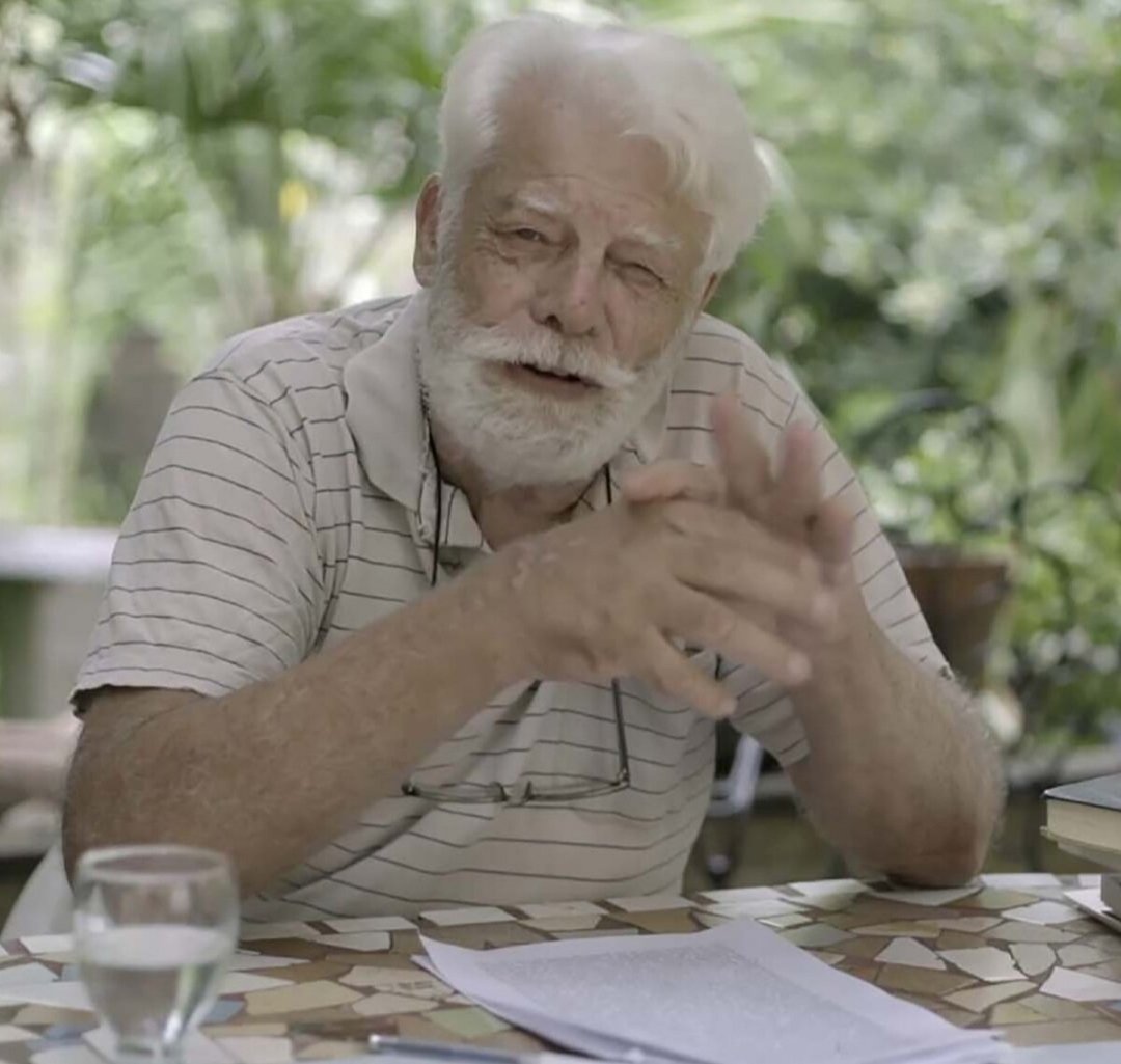 A Jorge Rulli, referente histórico de la Resistencia Peronista, el kirchnerismo lo echó de Radio Nacional en 2010 porque no soportaban sus críticas. Por entonces, era el único que denunciaba en los medios el creciente poder de la Jabad en Argentina. 
El tiempo le dió la razón.