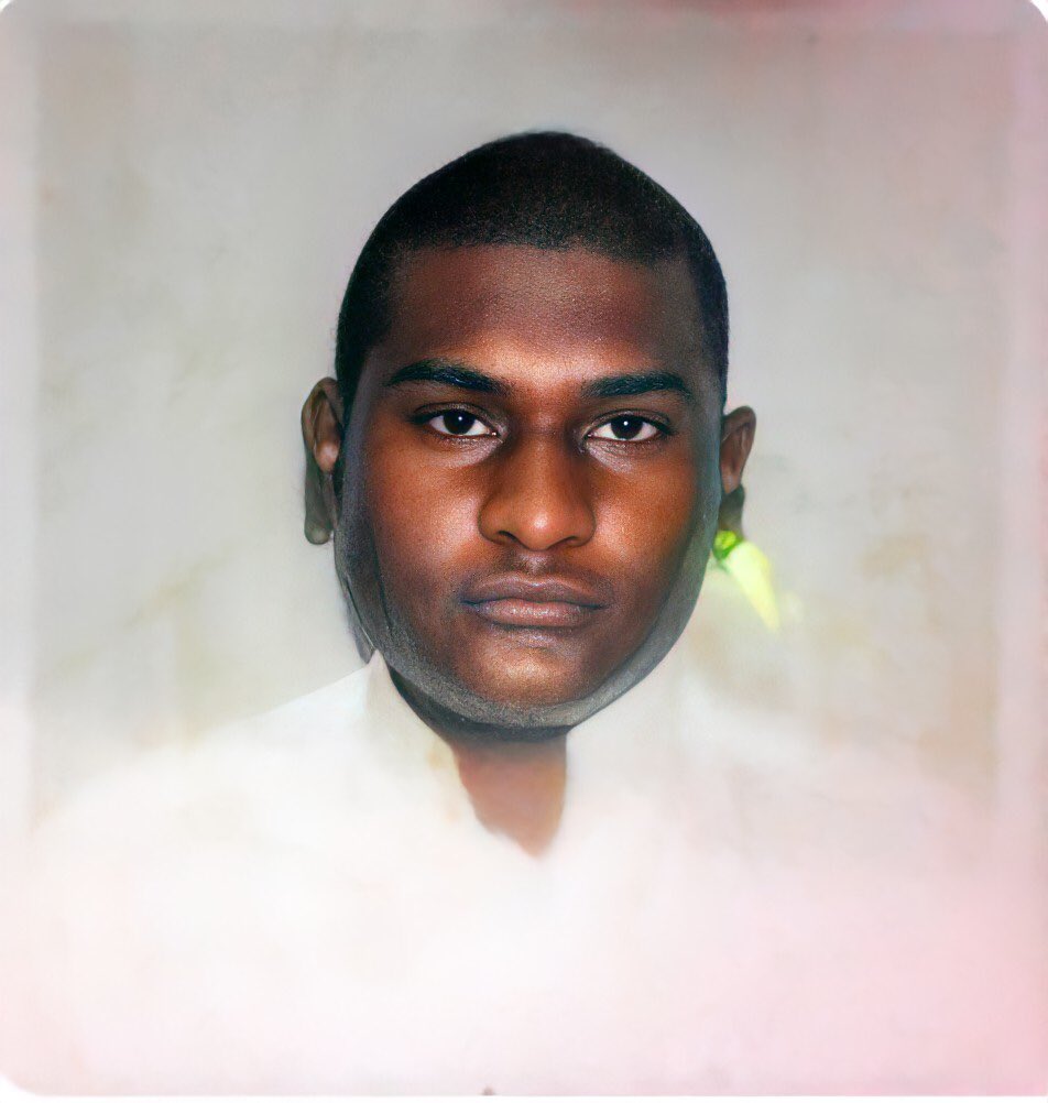 9626iicv's tweet image. #احمد_النجعي_مغتصب
متحىىىرش بالاطفال 
يشتغل عسكري بالقطاع البري 
مكان السكن : الرياض طويق /جازان طناطن