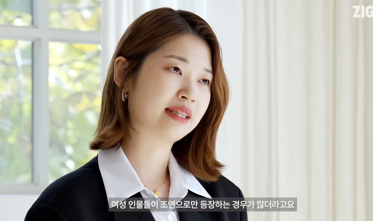 hamsukki's tweet image. 이 분야 갑 ! 💚김초엽 작가님💚의 모든 소설 추천드립니다.
김초엽 유니버스에서는 그녀같은 3인칭 대명사가 나오지 않으며 남자라는 성별 묘사가 나오지 않는 한 모든 인물이 여성으로 나옵니다! 
작가님의 많은 인터뷰에서도 그 인물이 반드시 남성이어야 하는 분명한 이유가 없다면 여성으로…