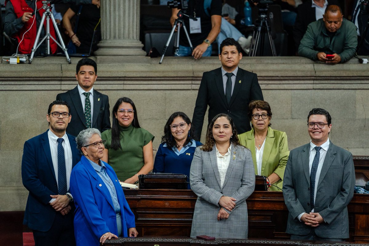 GUATEMALA NO PUEDE DETENERSE 🇬🇹

En el pleno del congreso hemos logrado la aprobación de una ampliación presupuestaria que traerá consigo desarrollo y bienestar.

Con esta ampliación se logrará invertir en áreas de tanta importancia para Guatemala como: 

Seguridad 👮
Educación