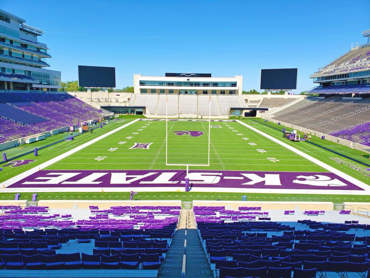 Drake_Mikkelsen's tweet photo. After a great call with @CoachBrianLepak I am blessed to receive an offer from @KStateFB!! 
@hjacobs67 https://t.co/eCBwpl8suW