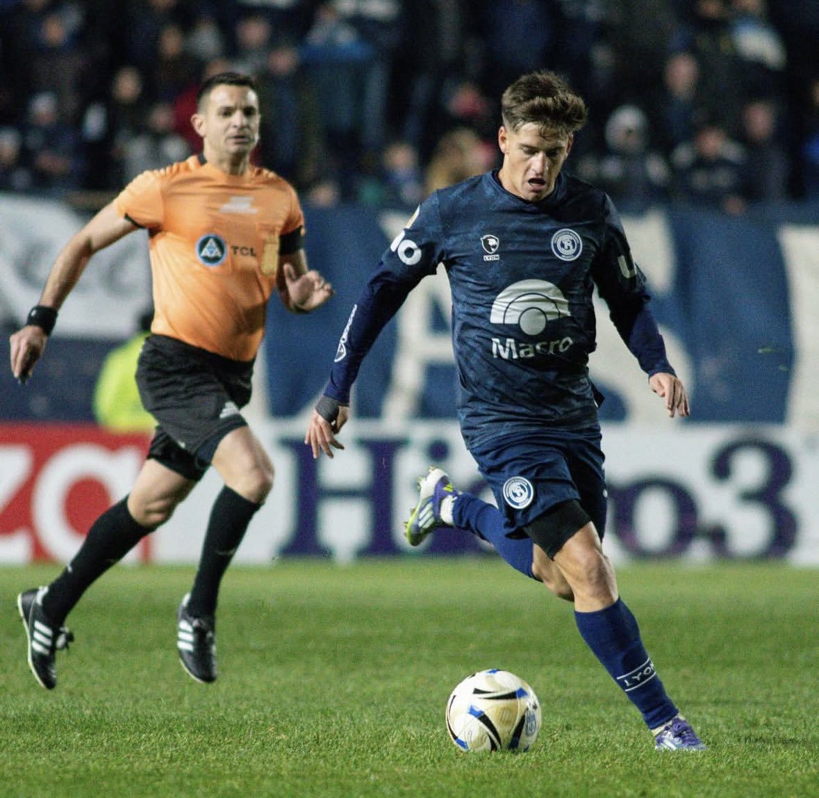 🚨Platense cerró el fichaje de Nicolás Retamar, campeón con Independiente Rivadavia. 
*️⃣Su pase es de Ferro, que lo cede a préstamo por un año y con opción de compra.