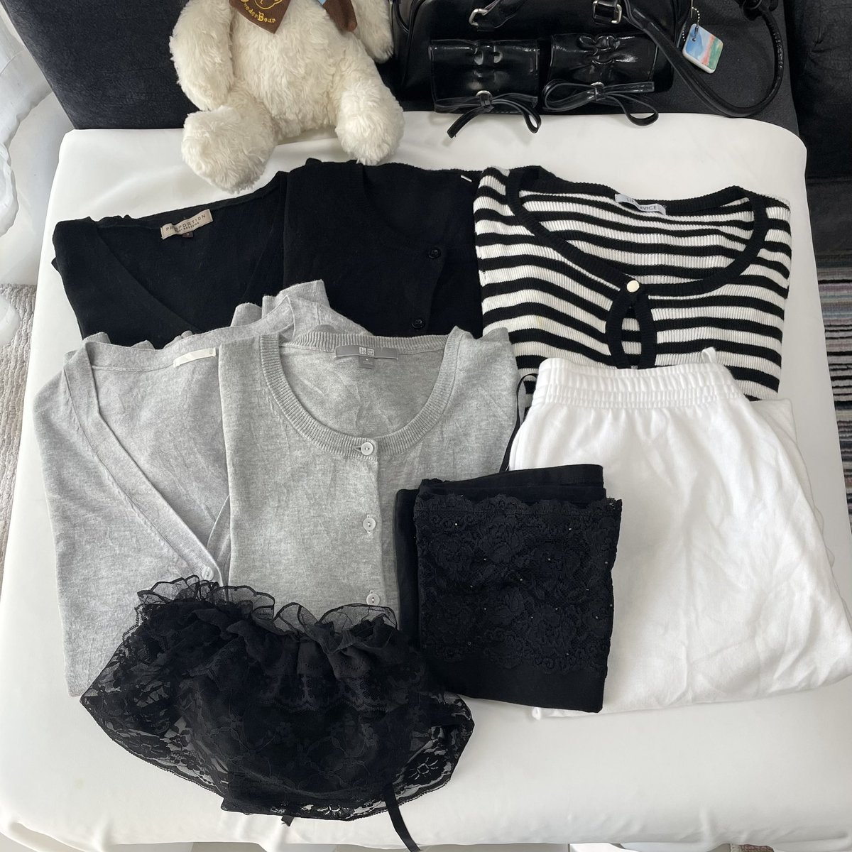 ꒰  ✿  ֯ 𓌈 ส่งต่อเสื้อผ้า ♡   ꒱ 𓈒 🐰  ✦∘

ลงวันนี้  28/1 20.00 น. 
ค่าส่งเหมา 45.- ปัก+ฟอล 35.- ꒱˚ ༘♡ 🛒

#เสื้อผ้ามือสอง #เสื้อผ้ามือสองสภาพดี #ส่งต่อเสื้อมือสอง #ส่งต่อเสื้อผ้ามือ2 #โล๊ะตู้เสื้อผ้ามือสอง #โล๊ะตู้ #ส่งต่อเสื้อผ้า