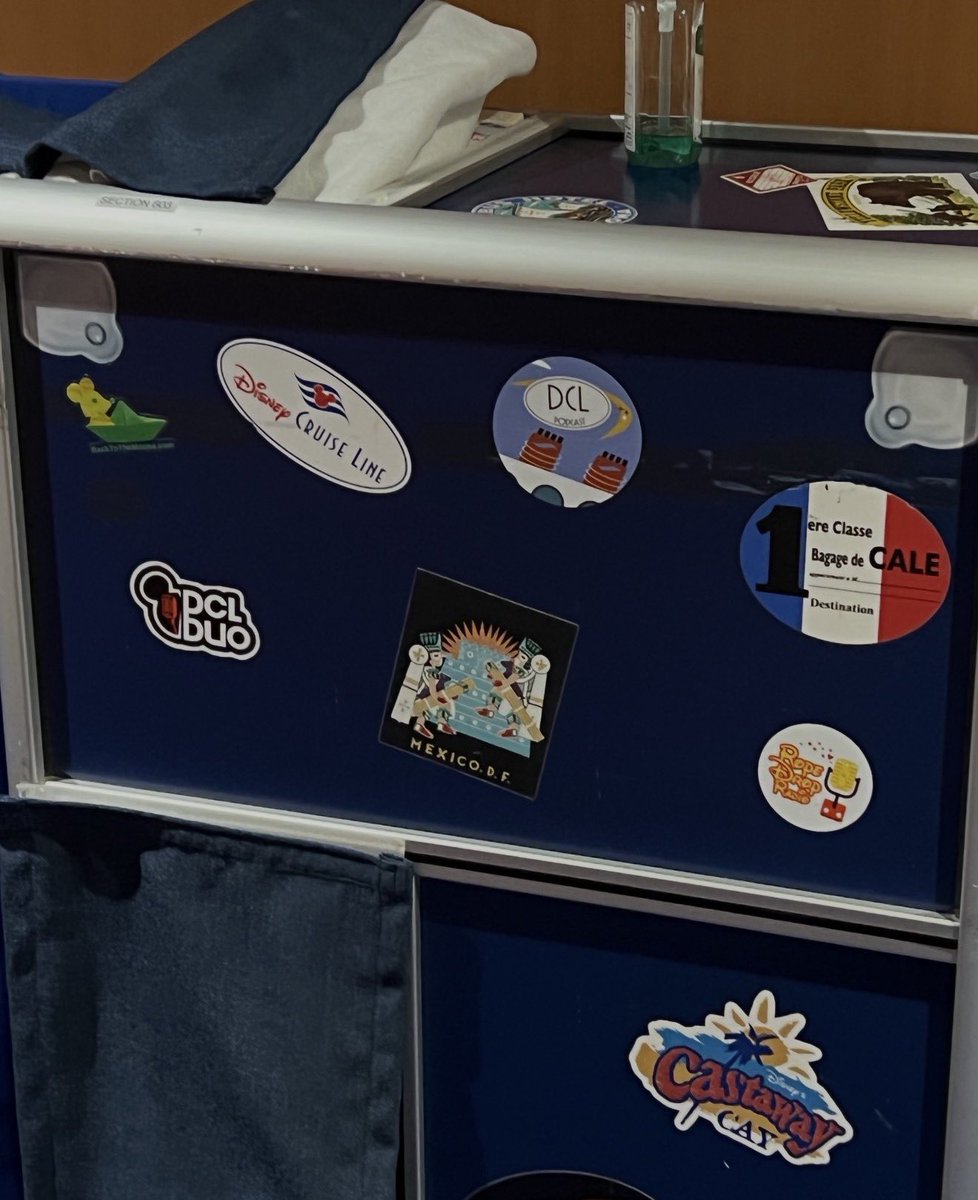 CHRIS in the Concierge Lounge tweet media