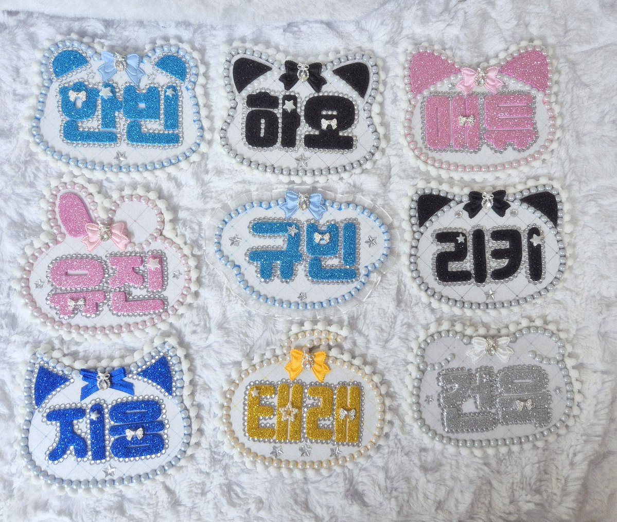 idaeun70134778's tweet image. #rt + #follow 

제베원 앙콘 기념 소소한 이벤트 열어봐요! 총 2분뽑을것같구요! 

 a= 미니네임보드(캐릭터 or 반사 or 일반) 
 
(ab 2가지 중  한가지를 선택)

b=뜨개옷  
랜덤디자인(새로운 디자인으로 만들어서) 한가지를 보내드립니다!

당발은 2월 안으로

댓글로 ab중에 하나 선택해주세요!