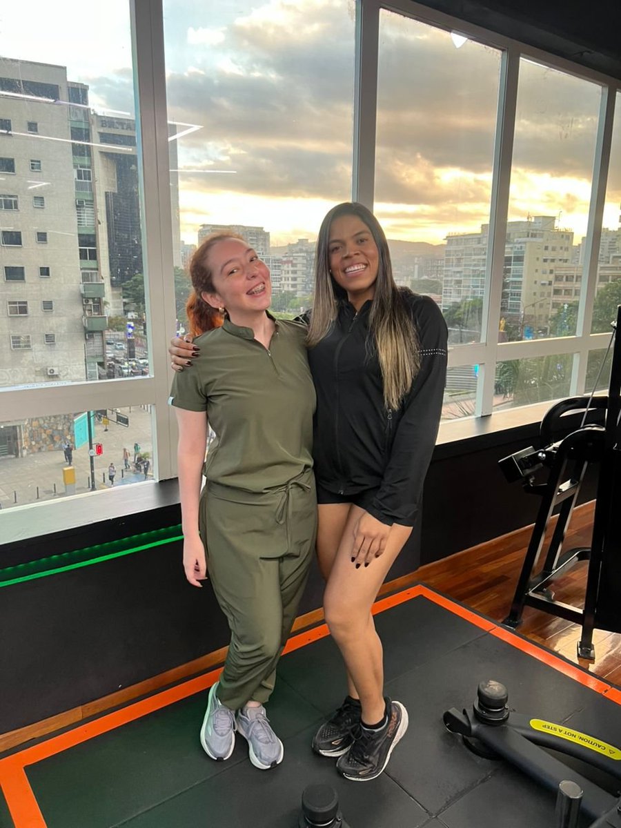 Con esta foto anunciaré que decidí que quiero monetizar mi fitness era

El verdadero "se vienen cositas".