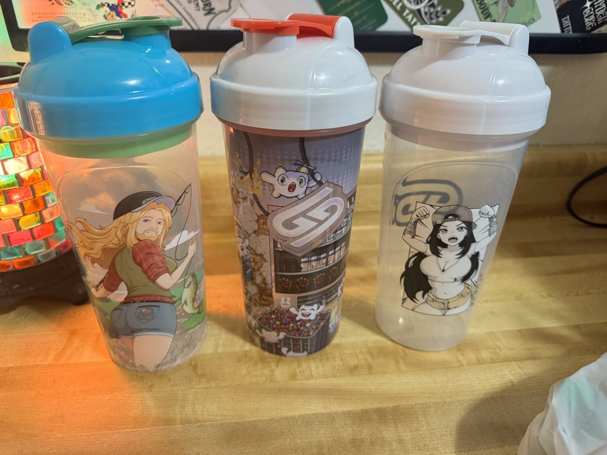 Finally, the trifecta of cups! 
<a href="/GamerSupps/">Gamer Supps®</a> <a href="/SMii7Y/">SMii7Y</a> <a href="/Sniping_Soup/">Soup</a> <a href="/MoistCr1TiKaL/">Charlie</a>