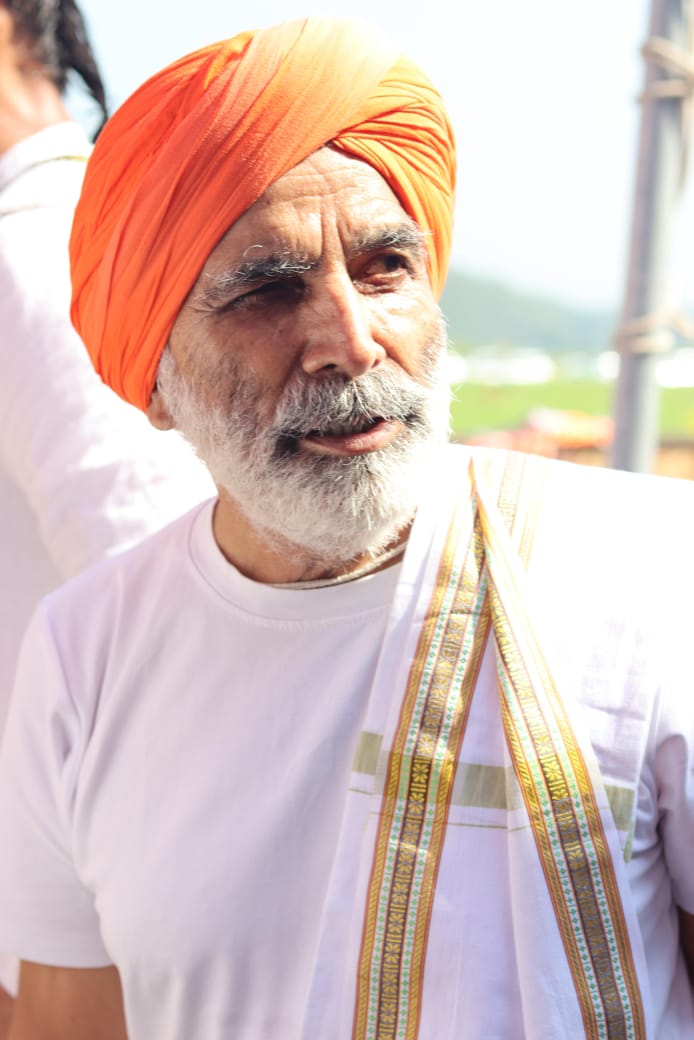 अति दुःखद !
 ईश्वर पवित्रात्मा को अपने चरणों में स्थान दें, भावपूर्ण विनम्र श्रद्धांजलि