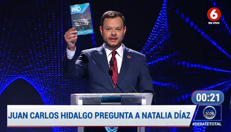 JUAN CARLOS SE TRAJO EL FOLLETO EVANGÉLICO OFRECIENDO PUESTOS JAJAJAJAJA

#DebateTotal