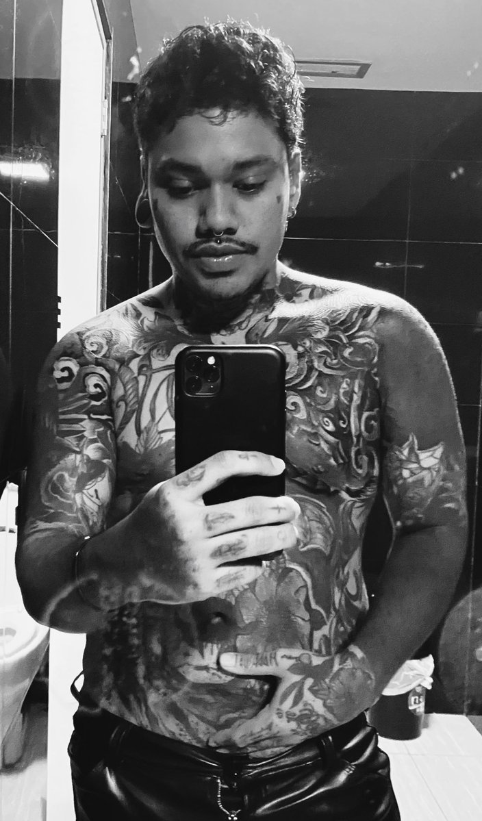 error94alx's tweet image. 🩶