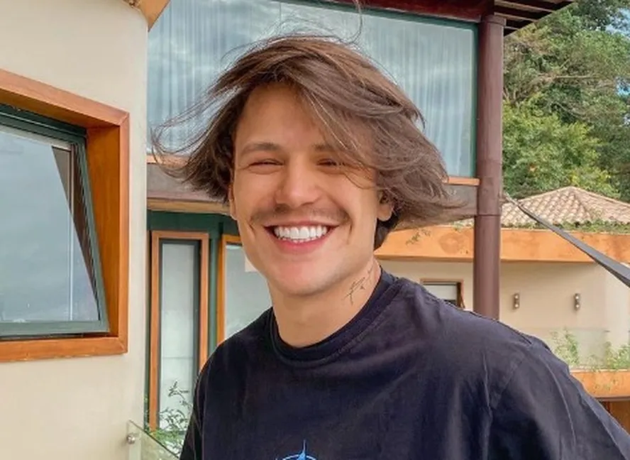 poptime's tweet photo. Saulo (ex Pôncio) CHOCA com antes e depois. https://t.co/MPHwHWCsHr