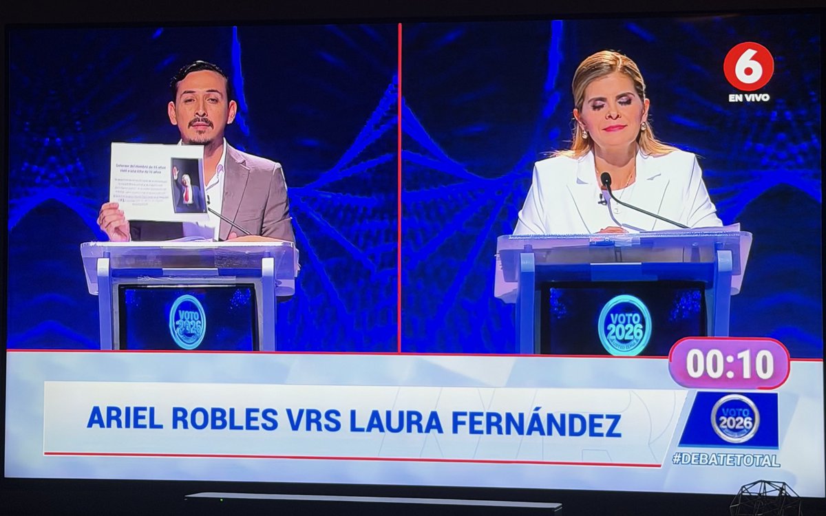 car_hidalgo's tweet photo. El highlight del debate! Wow! 
#DebateTotal https://t.co/kW99HJz9gV