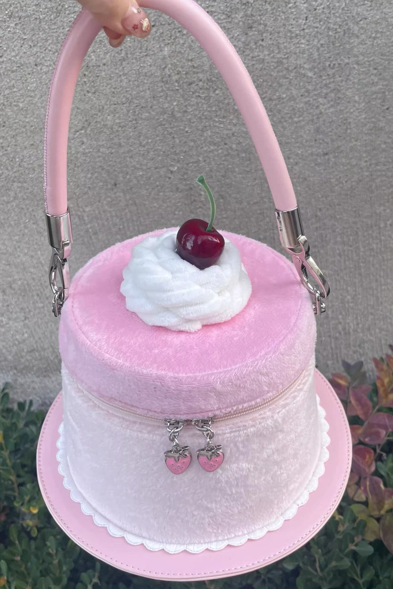 🍮𝔹𝕖𝕝𝕔𝕙𝕚𝕔プレゼントキャンペーン🍮

プリンハンドバッグ 
belchic.xsrv.jp/cz/cvbxt 

ʚ♥参加条件♥ɞ
➽<a href="/Belchic7/">Belchic</a> をフォロー
➽このツイートをRT
➽欲しいカラーをコメントか引用RTで当選確立UP

ʚ♥締め切り♥ɞ
　　2/28