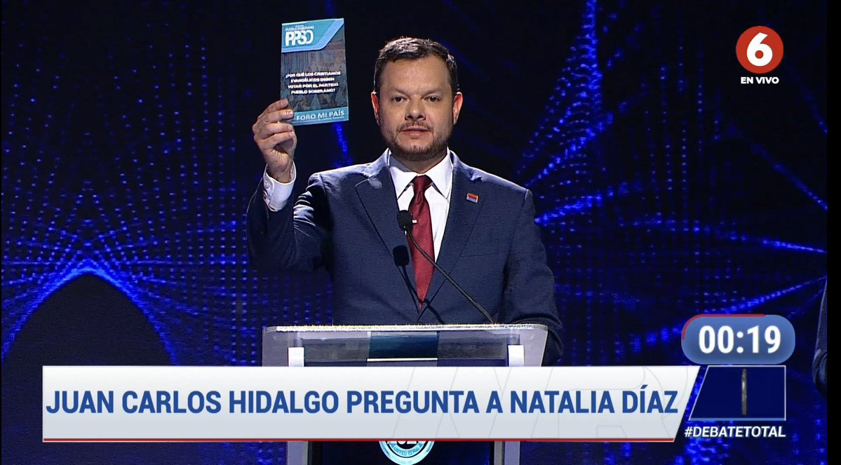 cesarrj17's tweet image. A Laura Fernández le sacan las pruebas de sus mentiras y aún así sigue mintiendo #DebateTotal #DebateRepretel