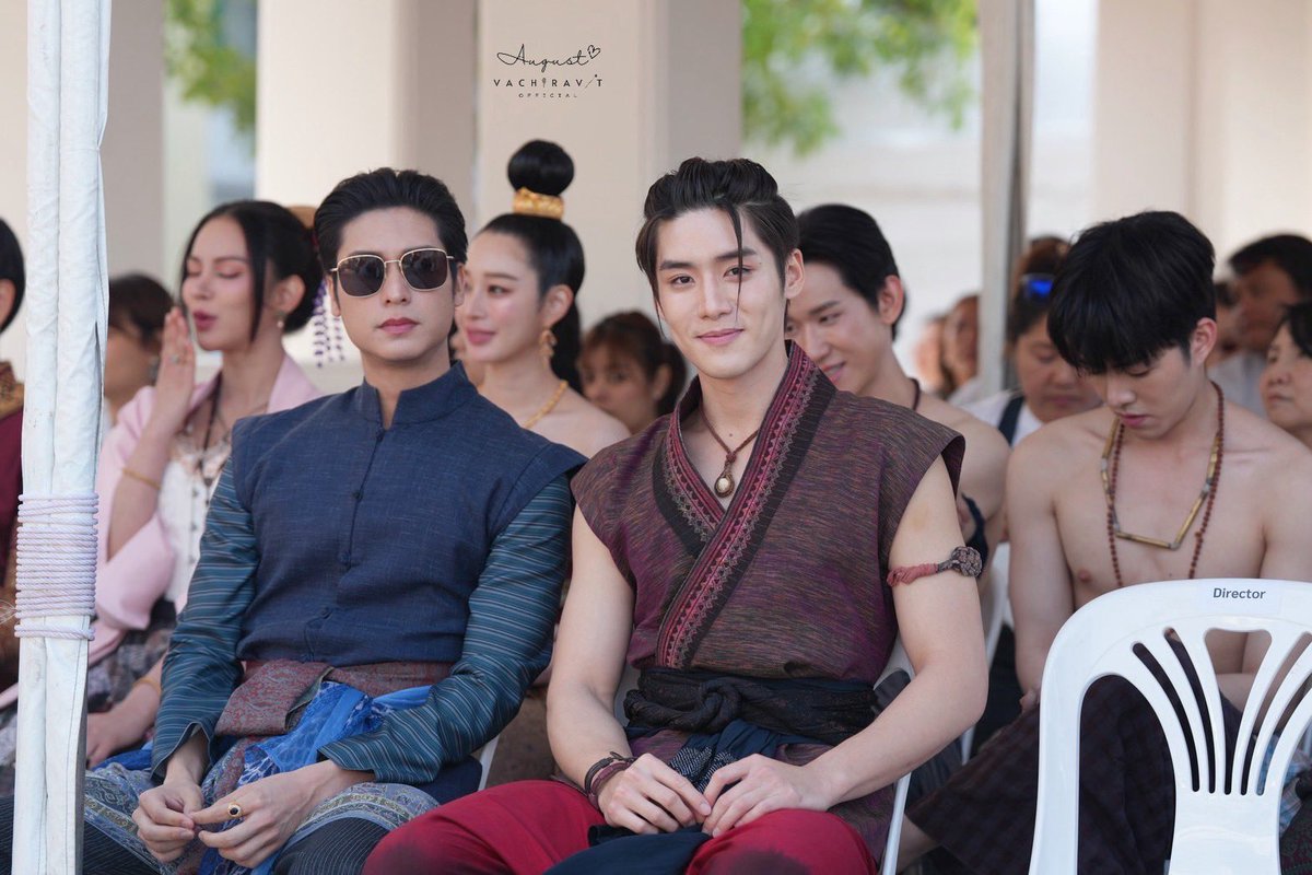 "พ่อเดช-พ่อแก้ว"  จากงาน 🎬 บวงสรวงพหุจักรวาล “บุพเพสันนิวาส” 

#AugustLeng #เดชแก้ว
#บุพเพสันนิวาส #Lovedestiny #LengThanaphon #AugustVachiravit