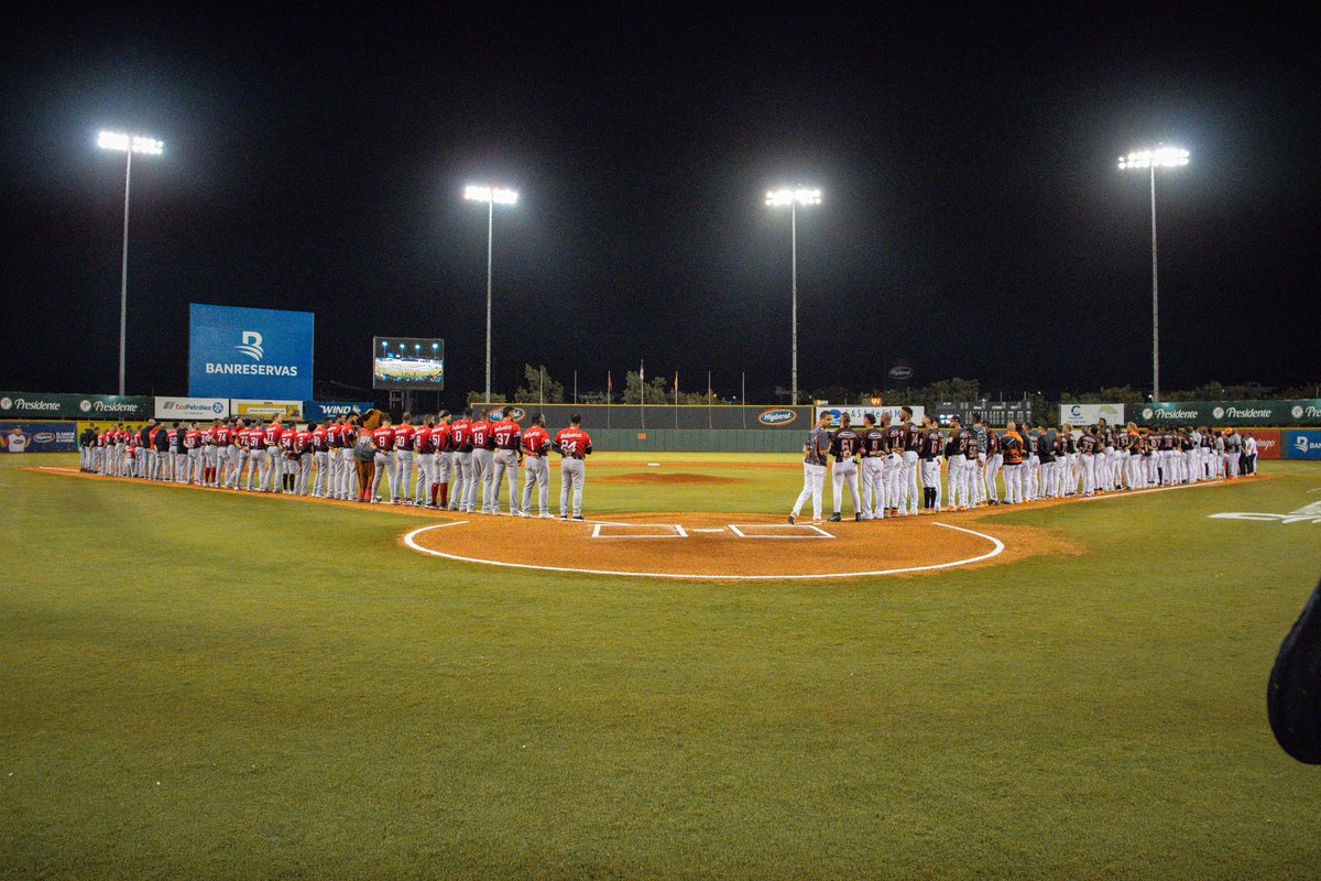 Muchas felicidades a <a href="/EscogidoBBClub/">𝐄𝐬𝐜𝐨𝐠𝐢𝐝𝐨 𝐁𝐚𝐬𝐞𝐛𝐚𝐥𝐥 𝐂𝐥𝐮𝐛</a> por su bicampeonato. Se batalló fuertemente en estos cinco partidos. Felicitaciones a todo el personal administrativo, staff de coaches y sus jugadores por lograrlo. Nuestro respeto a toda la afición escarlata.