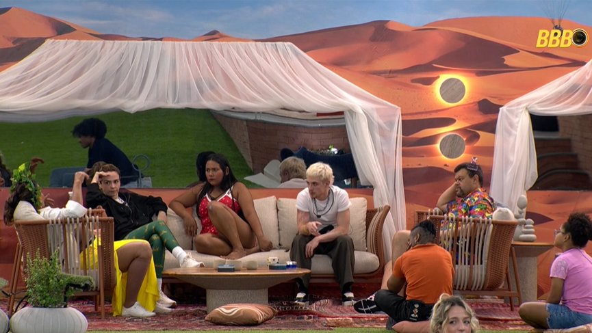 httpsrealitys's tweet image. Eles podiam fechar, né? Eu apoiaria 100%, já que tenho um carinho por todos. #BBB26