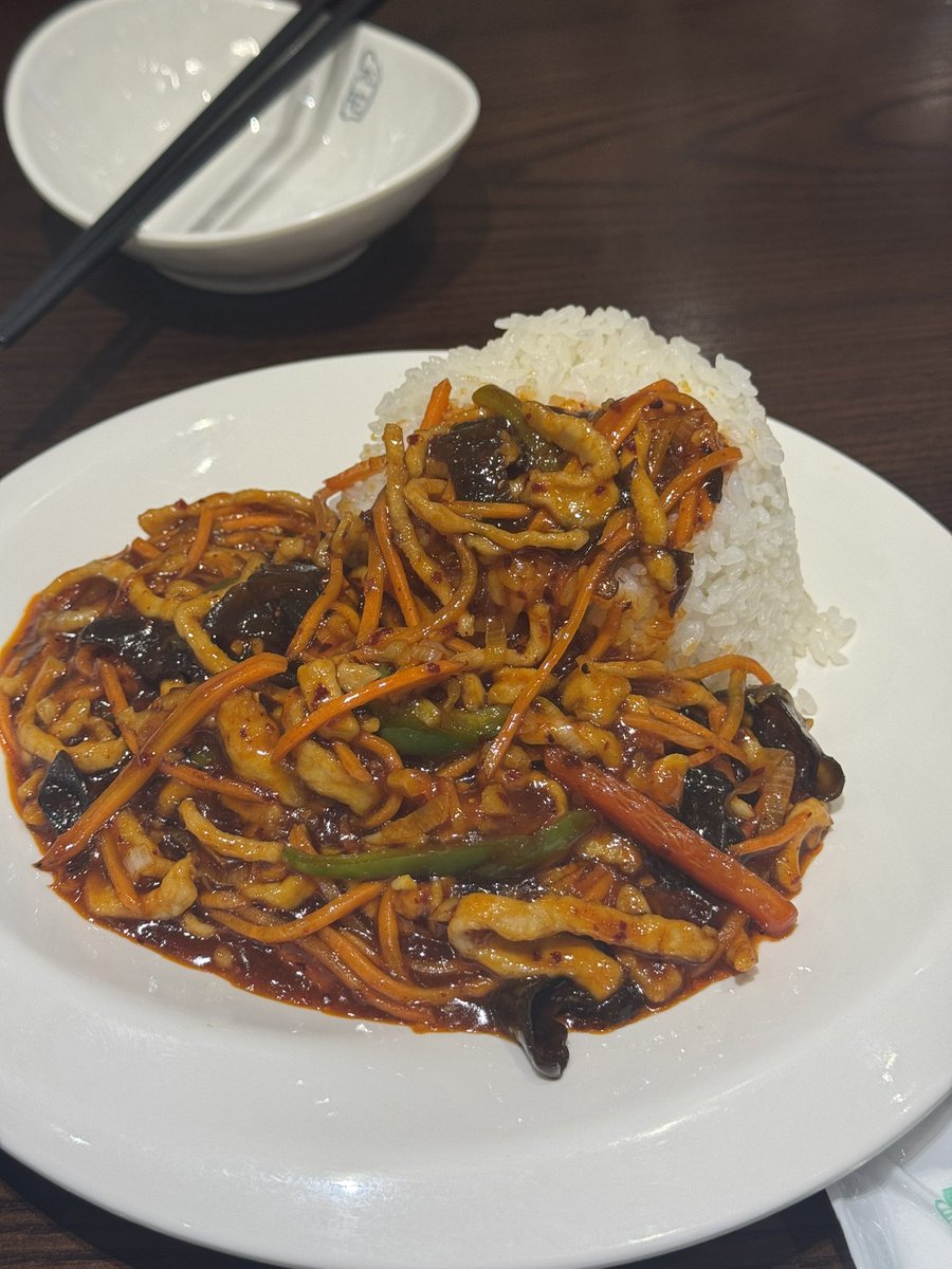 배고파 용 tweet media