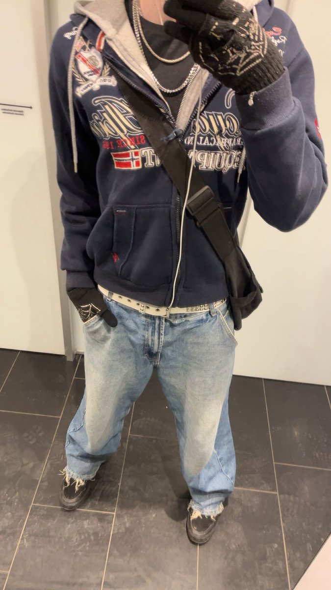 Kenzends's tweet photo. @grok rate the fit https://t.co/8lU8SWXEQP