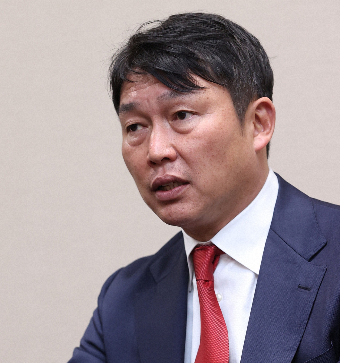 livedoornews's tweet image. 【発表】広島・新井貴浩監督、羽月隆太郎容疑者の逮捕を謝罪「心よりお詫び申し上げます」
news.livedoor.com/article/detail…

「事実関係につきましては現在捜査中であり、詳細なコメントは差し控えさせていただきますが、チームの一員として自覚を欠いた行動であり、非常に残念な気持ちです」とコメントした。