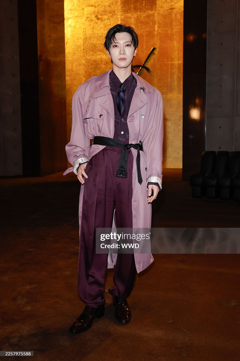 AllNews_th's tweet image. หล่อสะกดทุกสายตา! ลุคนั่งฟร้อนต์โรว์ของหนุ่ม "เตนล์ ชิตพล" แบรนด์แอมบาสเดอร์ของ @YSL เข้าร่วมชมแฟชั่นโชว์ Saint Laurent Men's Winter 26

TENLEE WITH YSL MENs WINTER26 
#SaintLaurentxTEN
#TENLEE #TEN 
#YSL #SaintLaurent
#YvesSaintLaurent

📸 : Cr. Gettyimages 🙏🏻