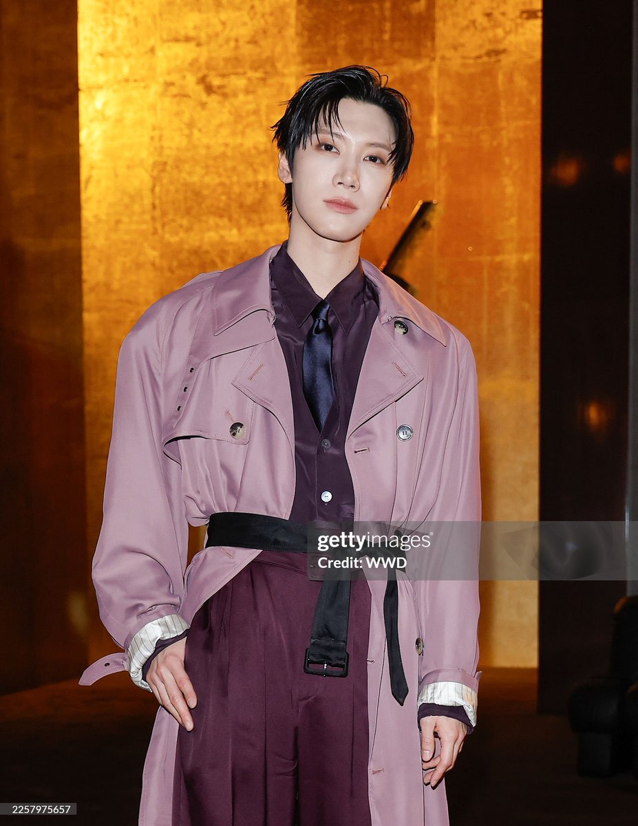 AllNews_th's tweet image. หล่อสะกดทุกสายตา! ลุคนั่งฟร้อนต์โรว์ของหนุ่ม "เตนล์ ชิตพล" แบรนด์แอมบาสเดอร์ของ @YSL เข้าร่วมชมแฟชั่นโชว์ Saint Laurent Men's Winter 26

TENLEE WITH YSL MENs WINTER26 
#SaintLaurentxTEN
#TENLEE #TEN 
#YSL #SaintLaurent
#YvesSaintLaurent

📸 : Cr. Gettyimages 🙏🏻