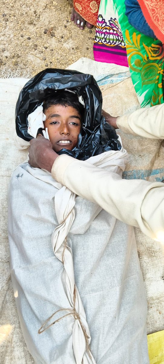 #हरदोई थाना कछौना गांव नरपतखेड़ा गजु  
में एक 13 साल के बच्चे अजीत पुत्र सरवन पासी को लटकाकर दिलीप पाल के द्वारा मार दिया गया है पुलिस प्रसाशन से निवेदन है तत्काल मुकदमा लिखकर आरोपी को जेल भेजे,नहीं तो होगा बड़ा आंदोलन <a href="/hardoipolice/">Hardoi Police</a> <a href="/Uppolice/">UP POLICE</a> <a href="/myogiadityanath/">Yogi Adityanath</a> <a href="/CMOfficeUP/">CM Office, GoUP</a>