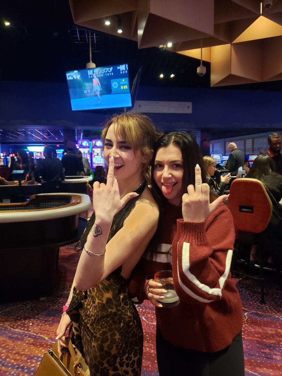 Dog8myTweet's tweet photo. @thealyssashy @RpgMorgana    happy to see you both too! https://t.co/6Jy1iSi76d