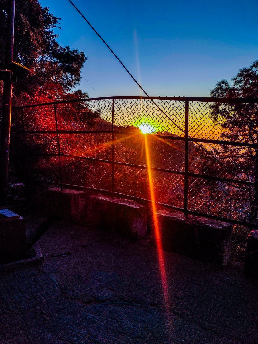 mskhirwar's tweet photo. Caught some beautiful sunbeams long back sharing now! ☺️
QP/ Share yours 🔁📸
#theme_pic_India_sunbeams #posit https://t.co/HiIjSUOi77