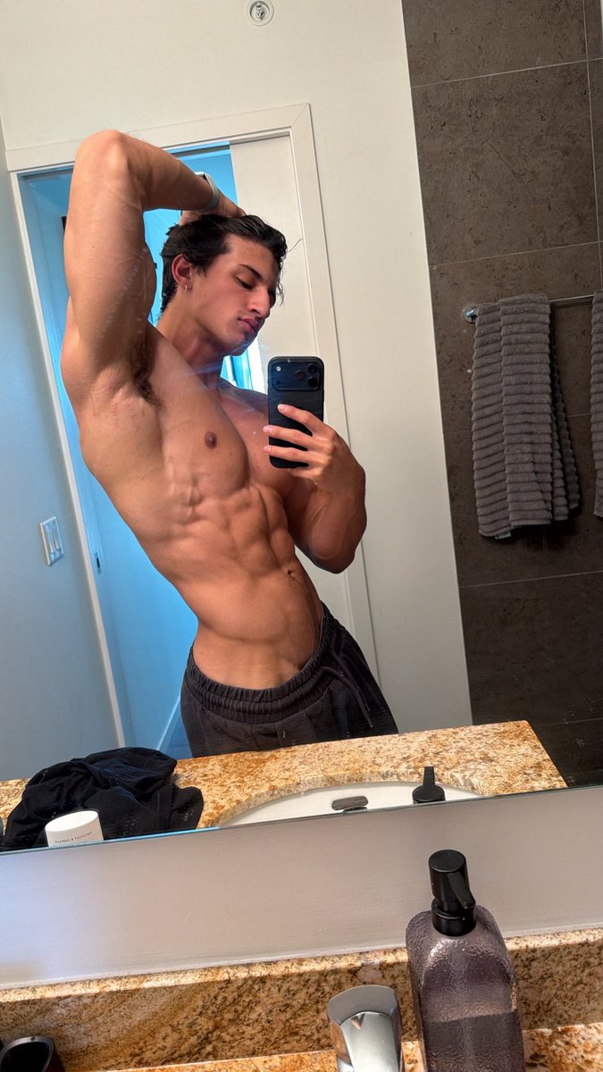 hunter davis tweet media