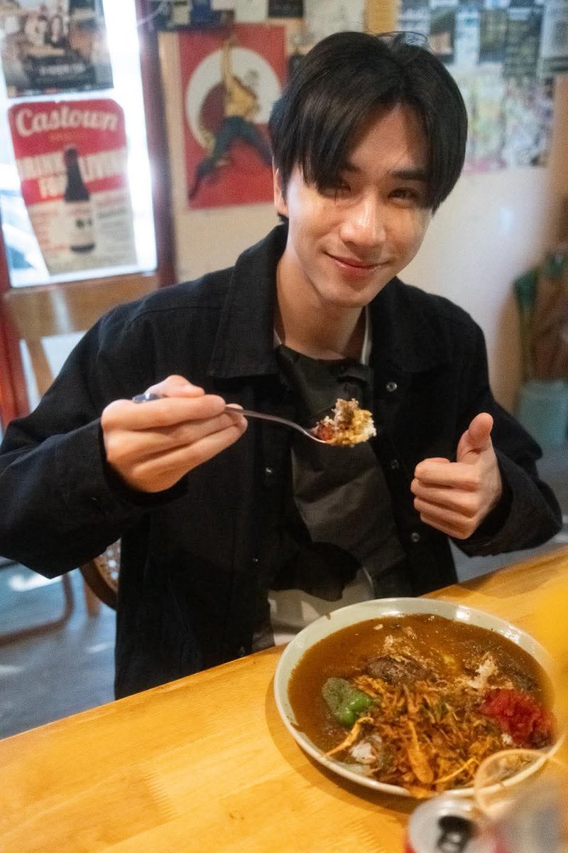 ppe2003perth's tweet image. เมื่อวานแก๊งค์สกลฮแวะไปกินร้านข้าวแกงกะหรี่ ไม่แปลกใจที่จะไม่อิ่ม เด็กกำลังโต

FB : papacurry

#ScarletHeartTH  #KDPPE #PerthTanapon