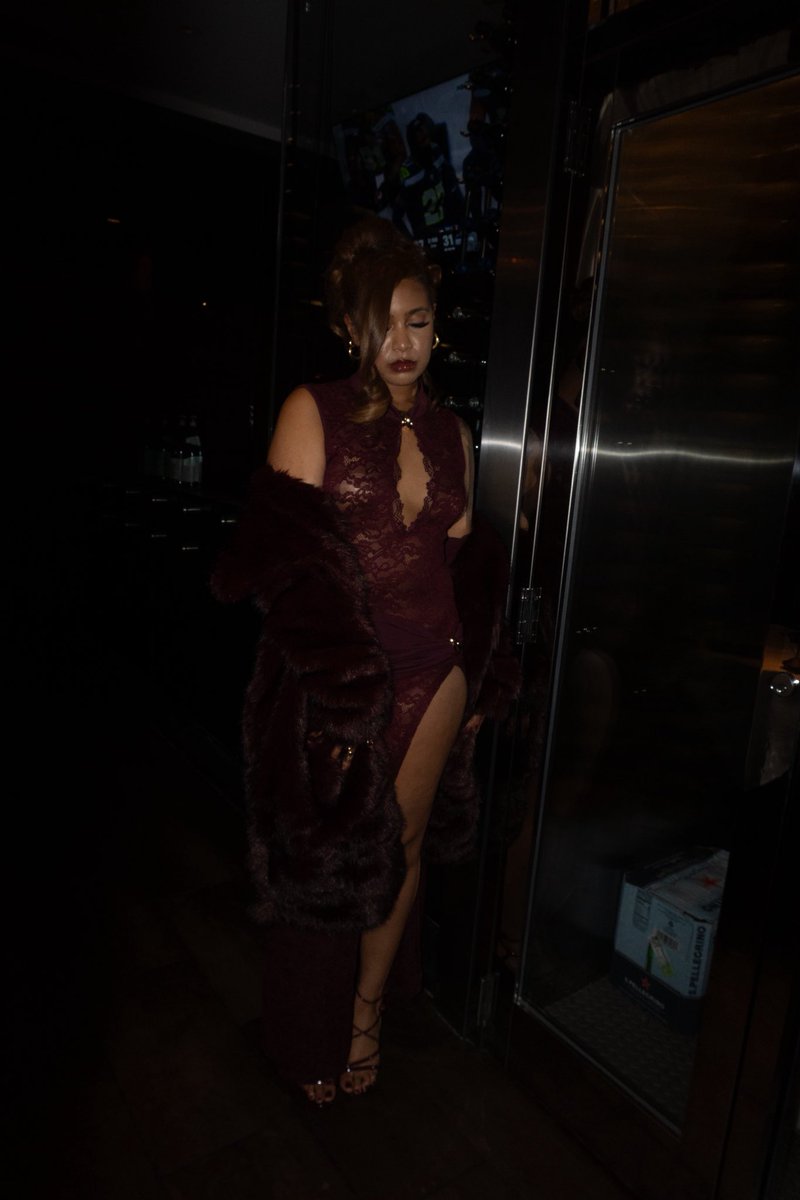 _arieana's tweet photo. Taking bday pics on my Sony>>>>> https://t.co/RCHGDvhga0