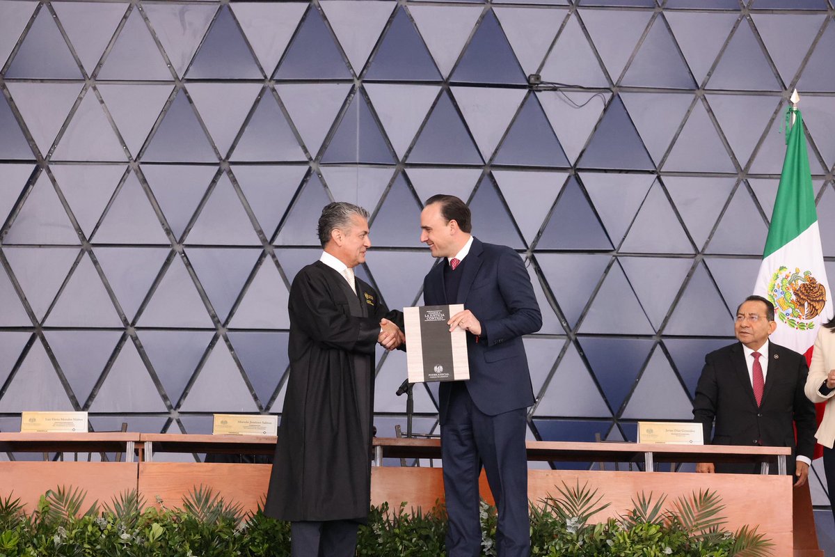 PJCoah's tweet photo. Con esto reafirmamos el compromiso para seguir construyendo una justicia cercana, eficiente, de calidad, profesional, abierta e innovadora, con rostro humano y al servicio de todas y todos.(2/2)  #CoahuilaLaJusticiaContigo https://t.co/pbkg9rpVLl