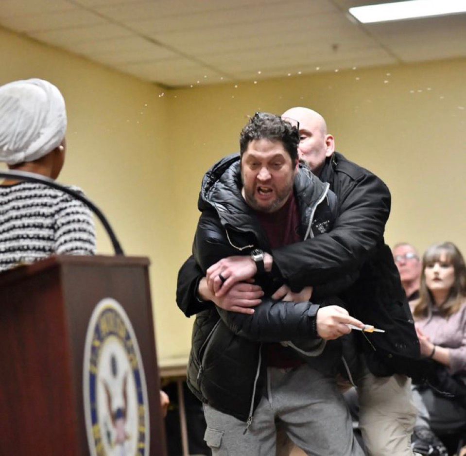 TaraBull tweet media