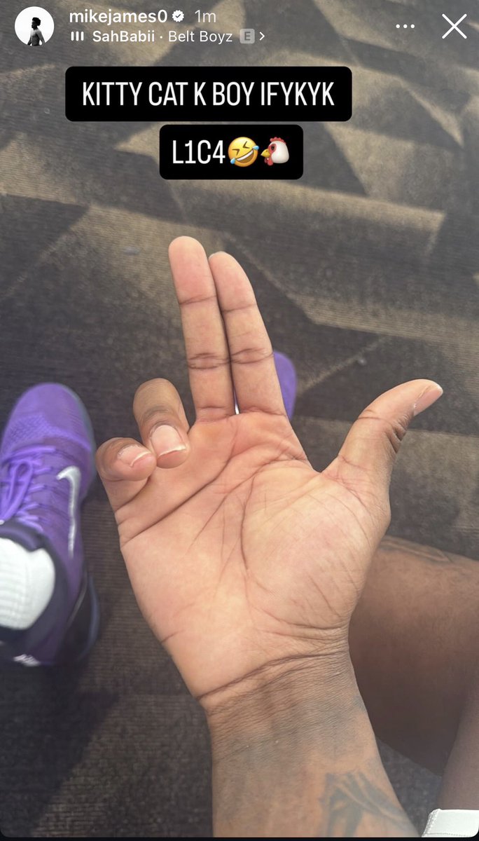Former Louisville guard and current Vanderbilt guard Mike James throws the L’s up after beating Kentucky by 25. 

Cardinal forever <a href="/mikejameszero/">𝓜𝓲𝓴𝓮 𝓙𝓪𝓶𝓮𝓼✞</a> 🔥

#GoCards 
#AnchorDown