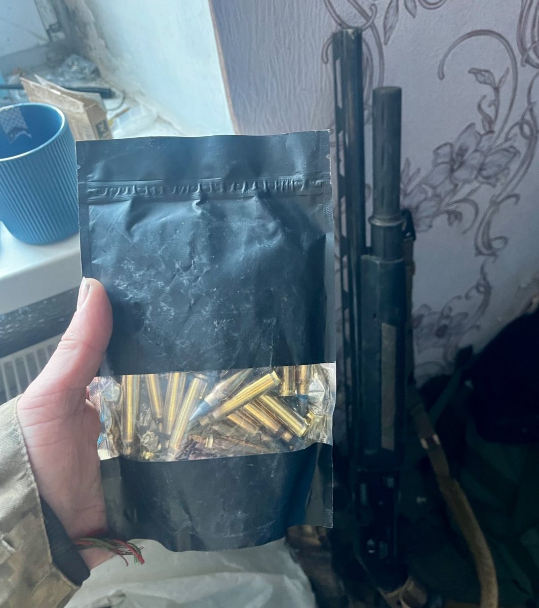 DovesOfFreedom's tweet image. This is what we use on the frontlines in Ukraine against drones.

For assault riffles, a modified 5.56 round. Instead of a solid projectile, it is a few grains, circle shaped.

Every member has at least one full, loaded in the weapon during infils, exfils, recons, etc

So in…