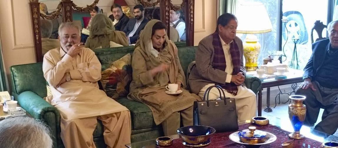 گرینڈ ڈیموکریٹک الائنس (GDA) کا اعلیٰ سطحی اجلاس حروں کے روحانی پیشوا پیر صاحب پگارا کی زیرصدارت راجہ ہاؤس کراچی میں ہوا۔ اجلاس میں ملکی و سیاسی صورتحال پر تفصیلی تبادلہ خیال کیا گیا۔ اجلاس میں جی ڈی اے قیادت اور اہم رہنماؤں نے شرکت کی۔