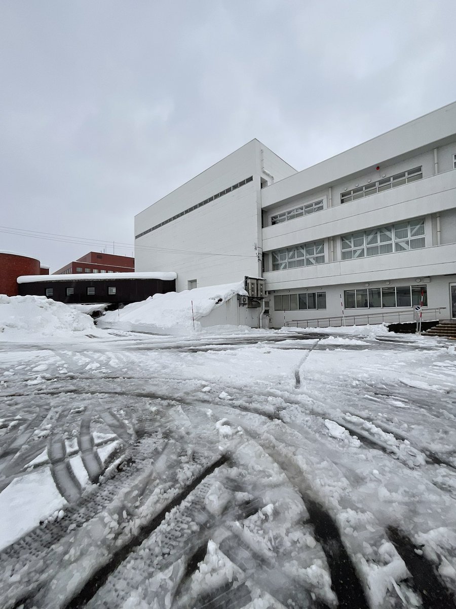 【1/31の忠臣蔵公演について】

寒波の影響により市立劇場の敷地内も多く雪が積もりました。
総出で除雪していますが、駐車可能台数は減っています。
送迎、乗り合わせでのご来場にご協力ください。

電車、バスでお越しの方も足元が悪いので
十分にお気をつけてご来場ください。
