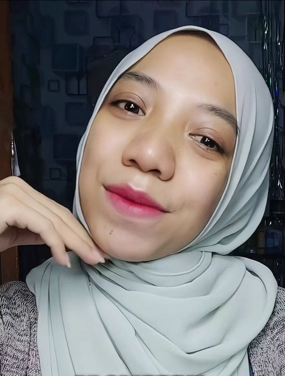 alisthaaa_'s tweet image. Sipenyelamat dari kulit gradakan dan komedo bisa hempasss dengan exfoliasi pake COSRX AHA BHA Clarifying Treatment Toner ini, demi apapun ngaruh bgt di aku