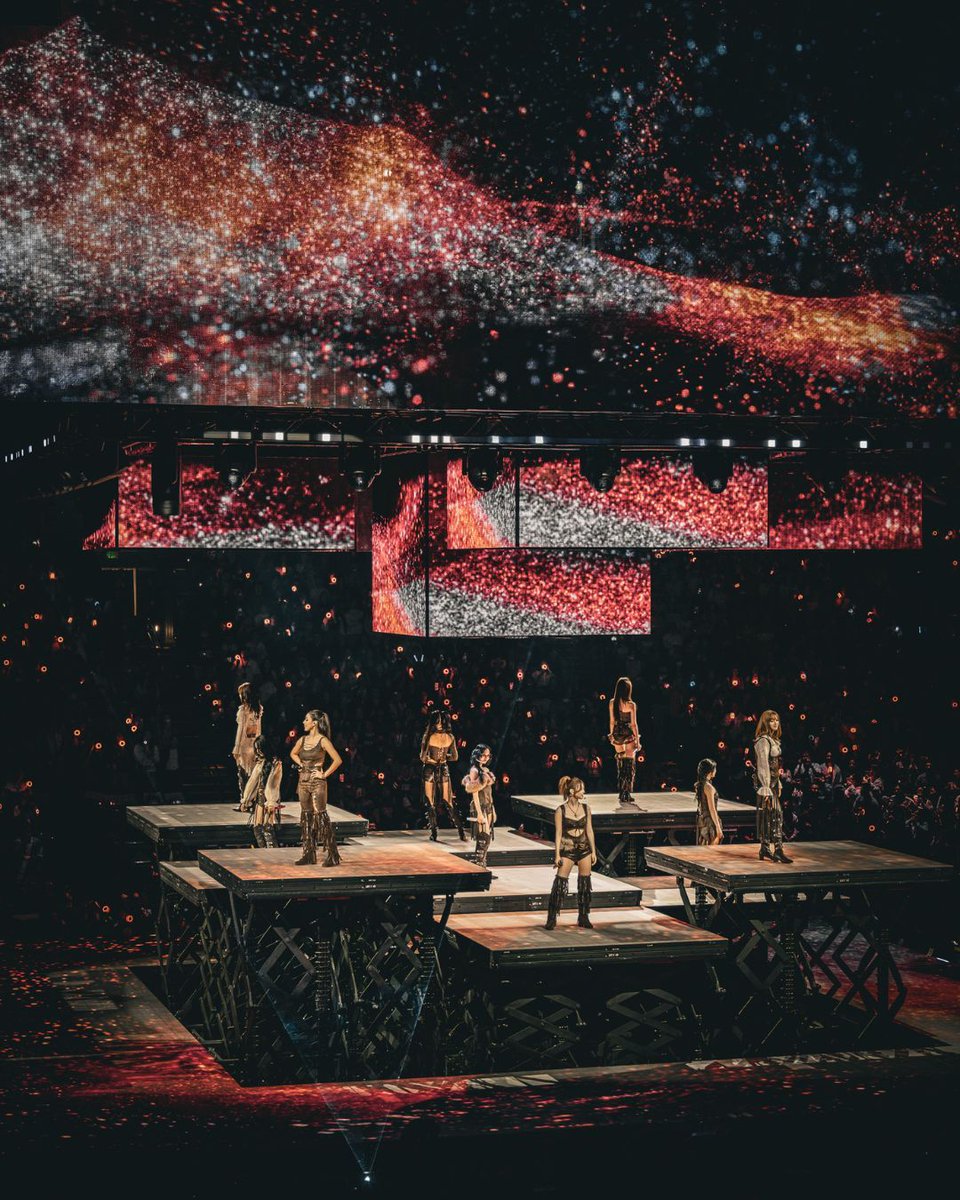 ollyssi's tweet image. THE POWER THAT THIS PHOTO HOLDS 🔥