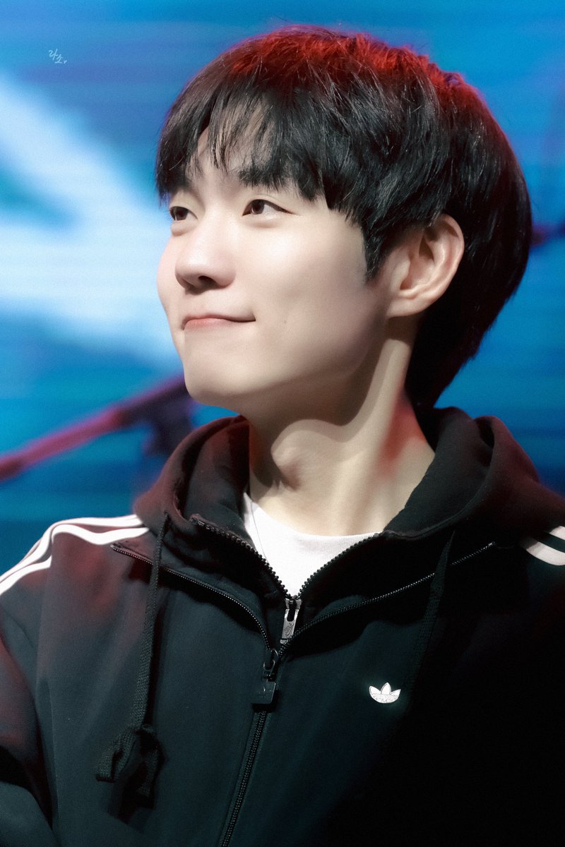 draizetrain's tweet image. 260123 원더로크 #한태인 #까치산 #WANDERLOCH

인간이 아닙니다
그렇다고 짐승도 아닙니다